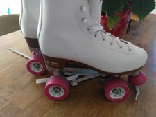 Ladies Size 7 Chicago Skates. Pink And White. Only Worn 2 Times