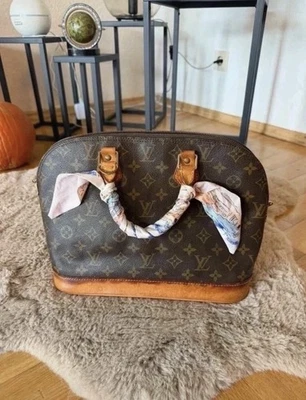 Louis Vuitton Alma