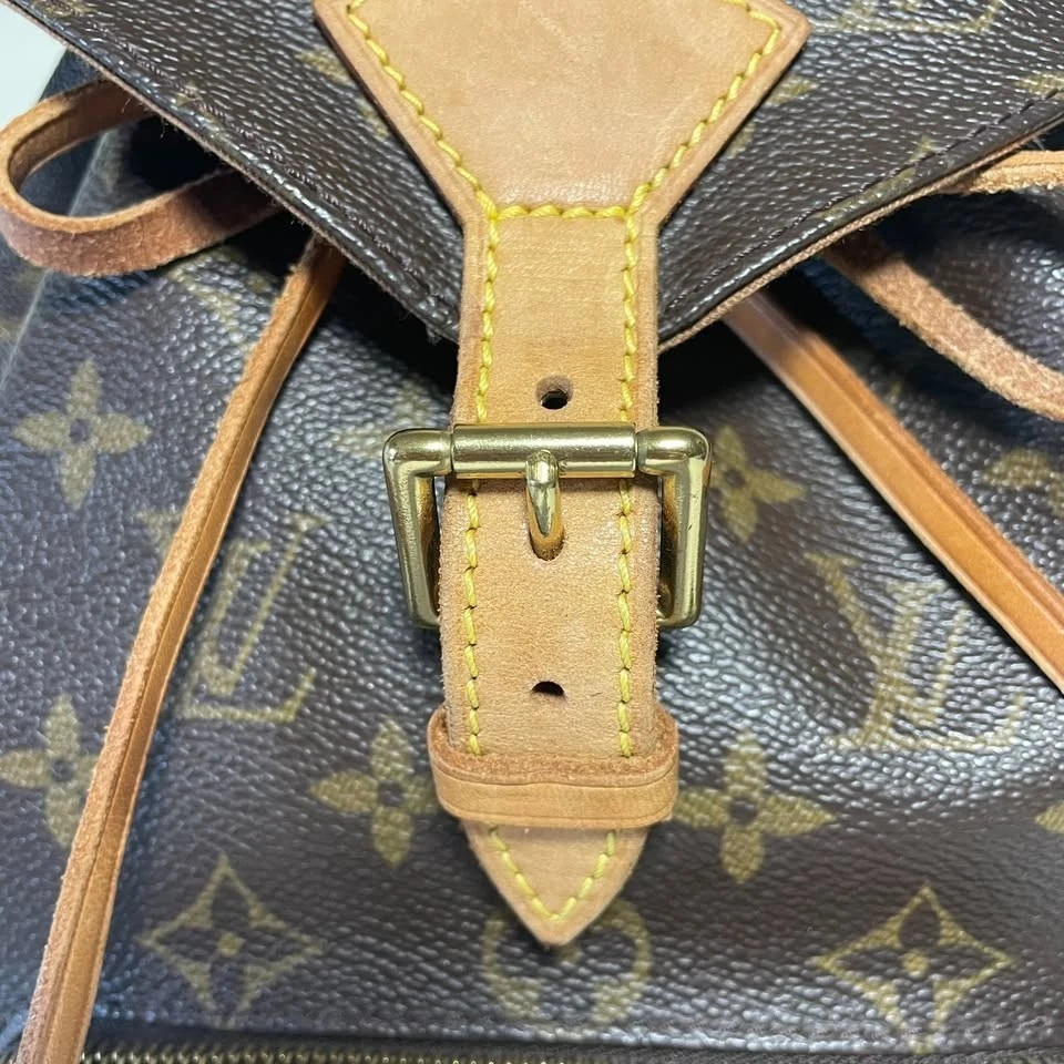 Mochila Louis Vuitton Monograma Montsouris Usada Foto 4 de 4