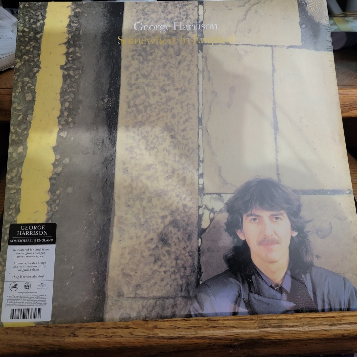 LP e Harrison Somewhere In England 5713656 DARK HORSE 未開封 /00260 George Harrison - Somewhere In England - Amazon.com Music