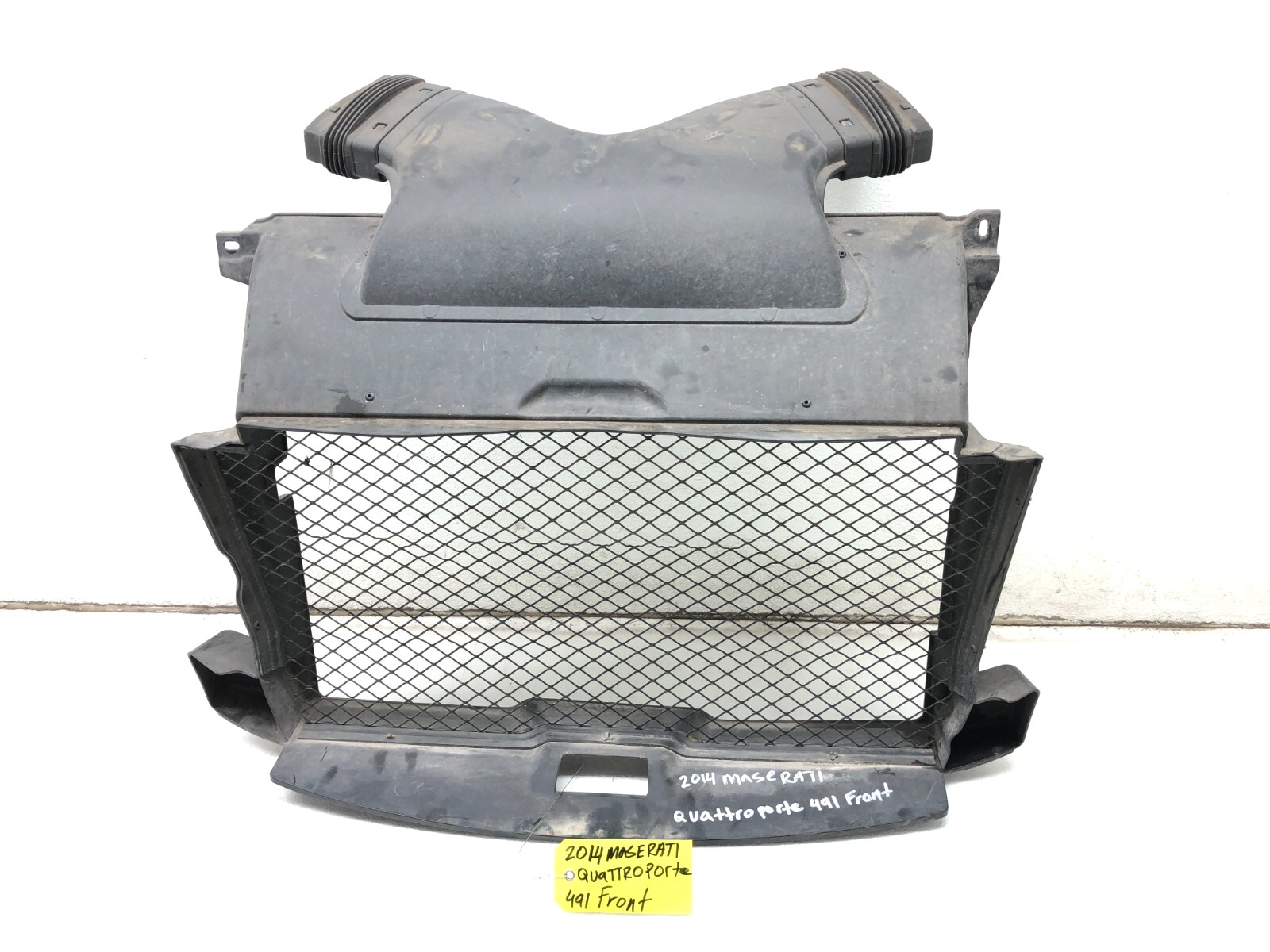 2014-2017 MASERATI QUATTROPORTE FRONT RADIATOR AIR GUIDE DEFLECTOR INTAKE OEM