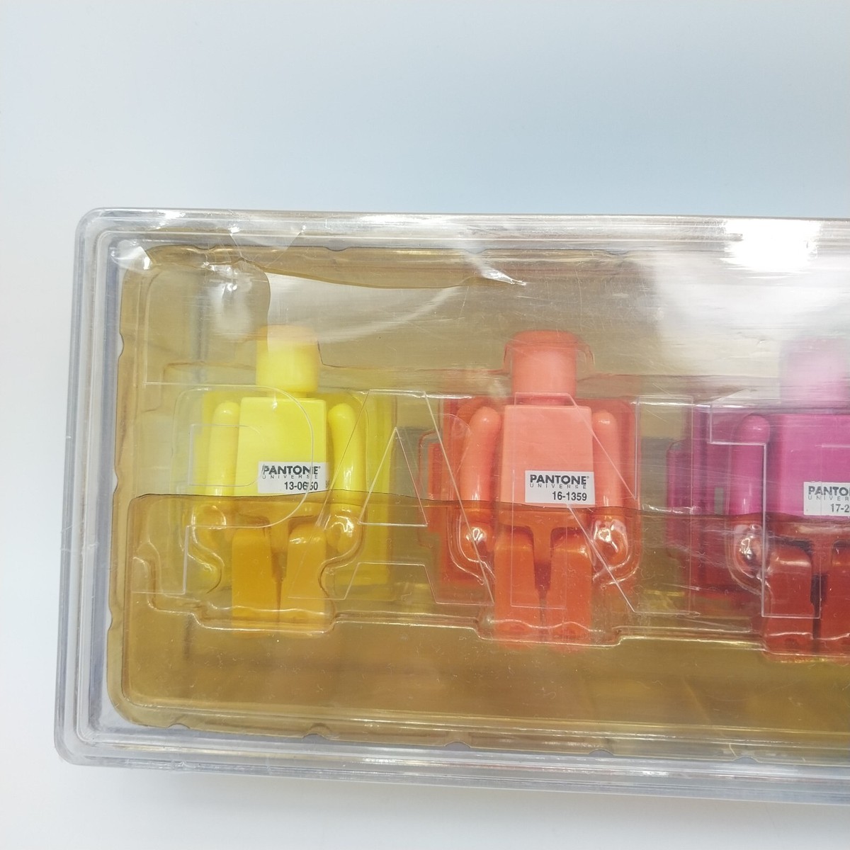 Kubrick 100 Pantone Universe Intial Booster Box Figures Be