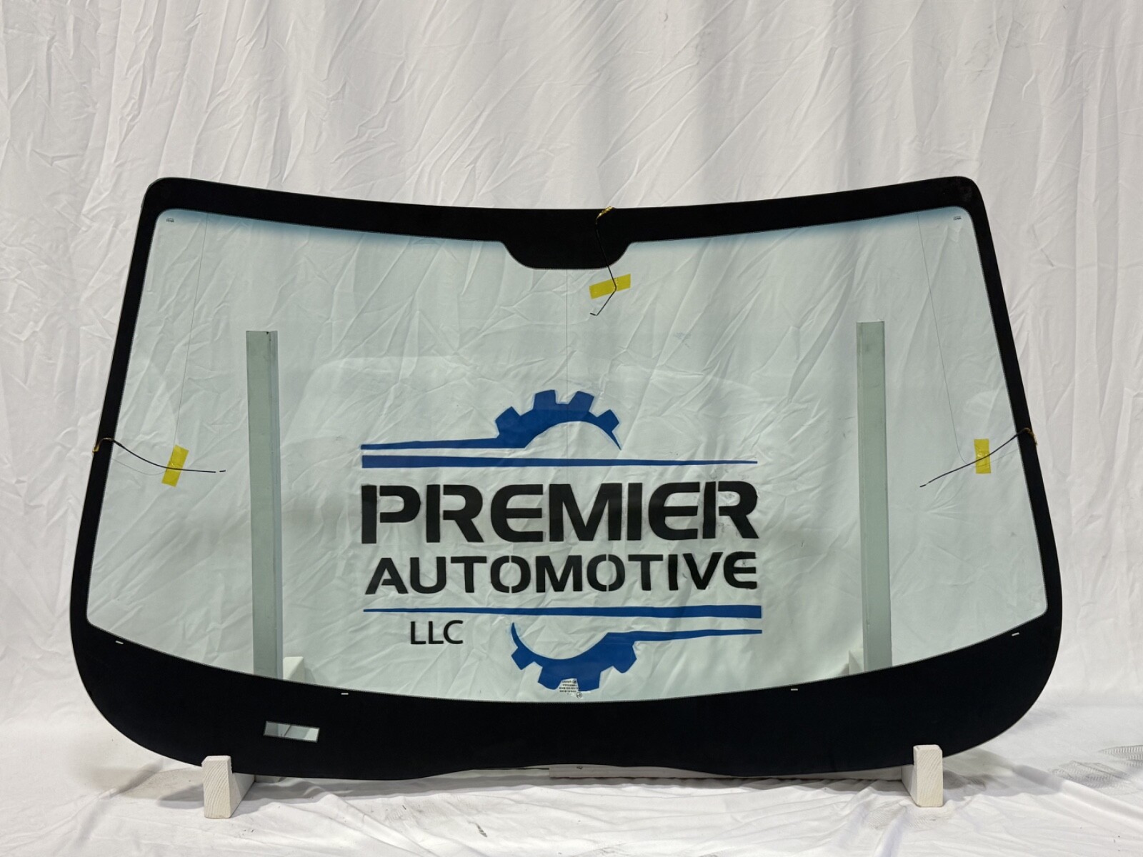 NEW Aston Martin DB9 Windshield Windscreen ***AFTERMARKET***