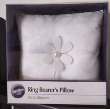 Wilton White Floral Dot Ring Bearer's Pillow NIB