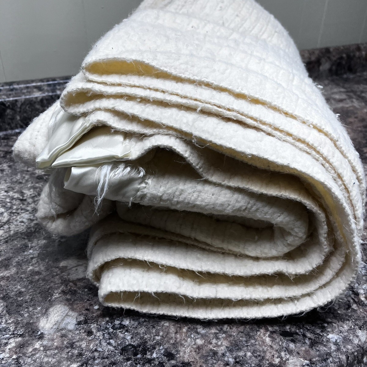 VTG Waffle Weave Satin Trim Acrylic Blanket Thermal Cream Ivory Made USA  83x86