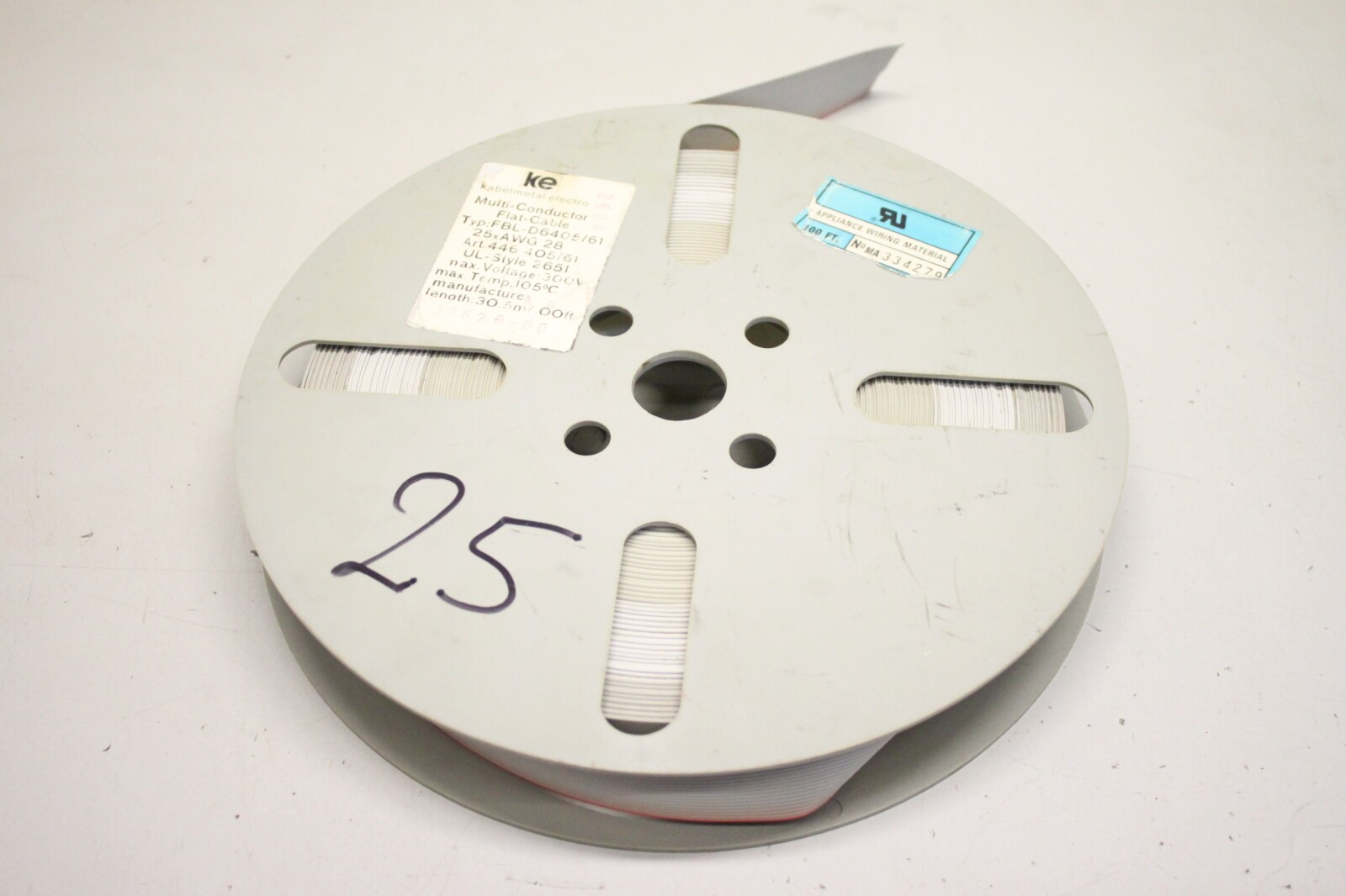 KE KABELMETAL ELECTRO FBLD6405/61 25xAWG 28 Multi Conductor Flat Cable