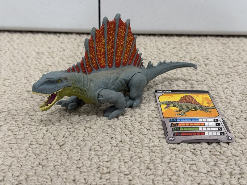 Mattel Jurassic World Dino Rivals DIMETRODON with Card! *RARE*