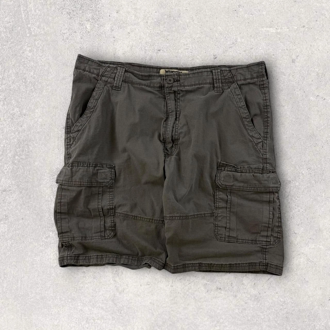 Vintage Y2K Wrangler Relaxed Fit Cargo Shorts Grey (38)