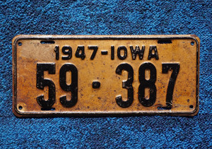 1947 Iowa License Plate