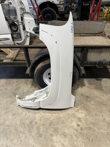 2003 2004 2005 2006 Chevrolet Silverado 2500 OEM White Left Fender