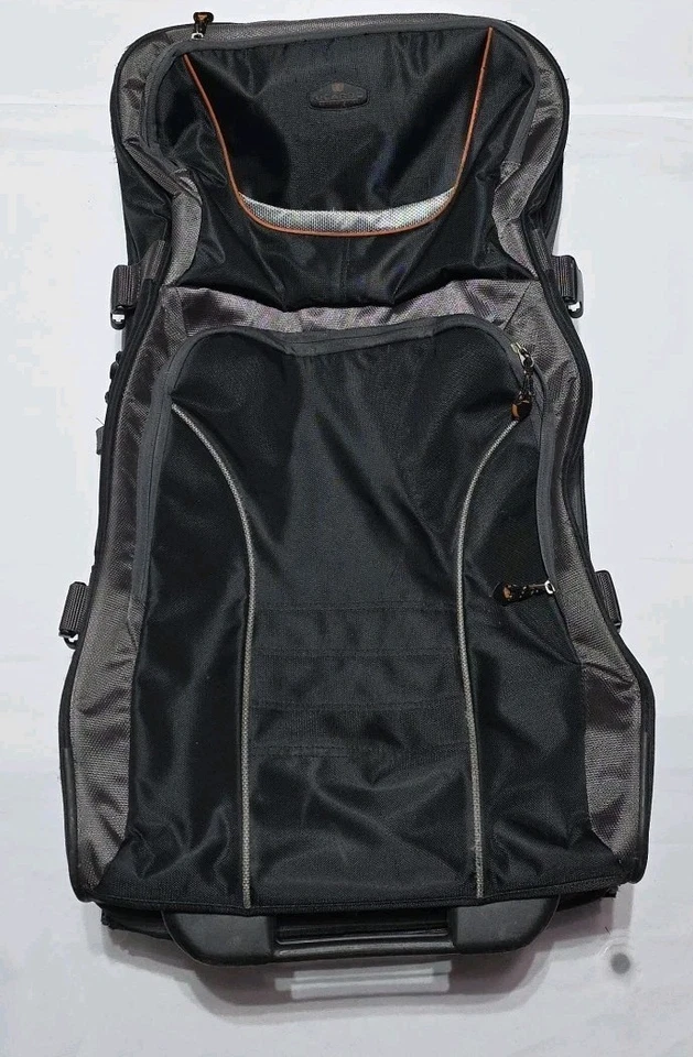 Ricardo Beverly Hills 滚动行李箱旅行行李箱 31" X 19" 11 磅 — 第 2/4 张图片