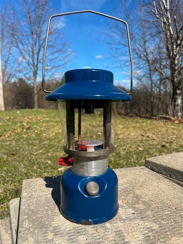 GREAT Vintage COLEMAN No 331 Lantern Date 2 77 1977 BLUE Finish