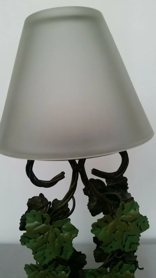 Lámpara de luz de té pantalla de vidrio esmerilado hierro forjado hojas pintadas enredaderas 11,25" H Foto 2 de 4