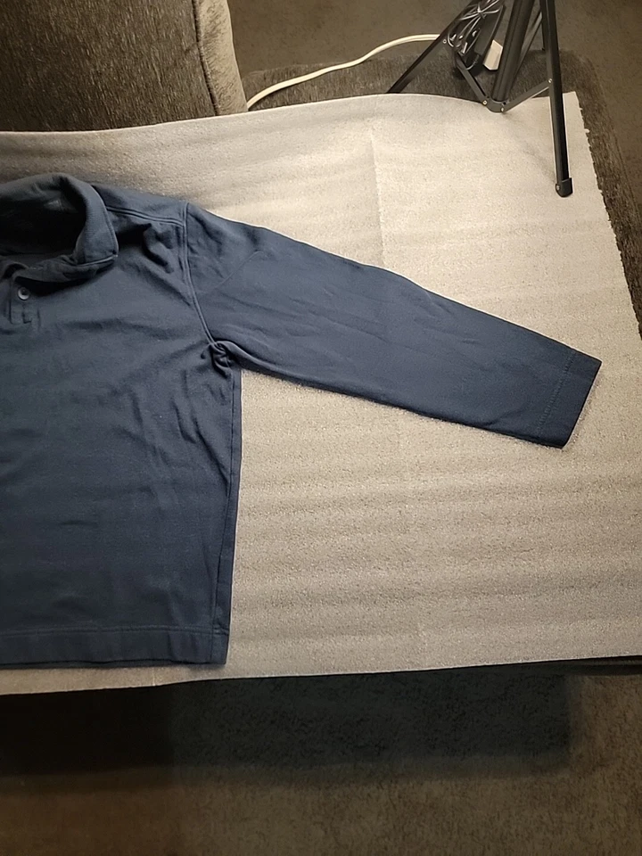 Van Heusen Never Tuck Classic Fit Men's Blue Henley Long Sleeve Shirt Size Large - Image 2 of 4