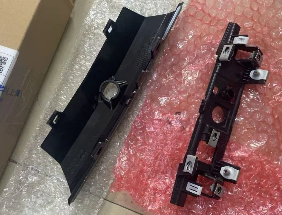 2023-25 Cadillac LYRIQ RearView Mirror camera BRACKET NEW GM 84983547 84983549 - Image 2 of 3