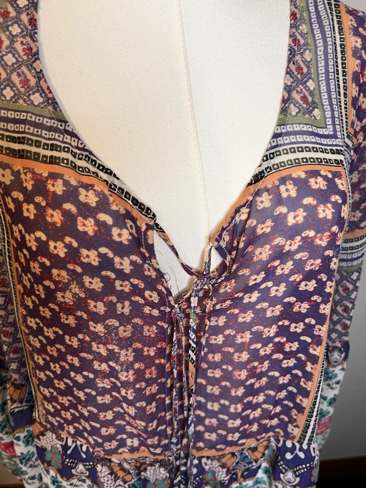 American Rag Cie Women’s Blouse 1X Boho Floral Pheasant Tassels Ties Sheer - Image 3 of 4