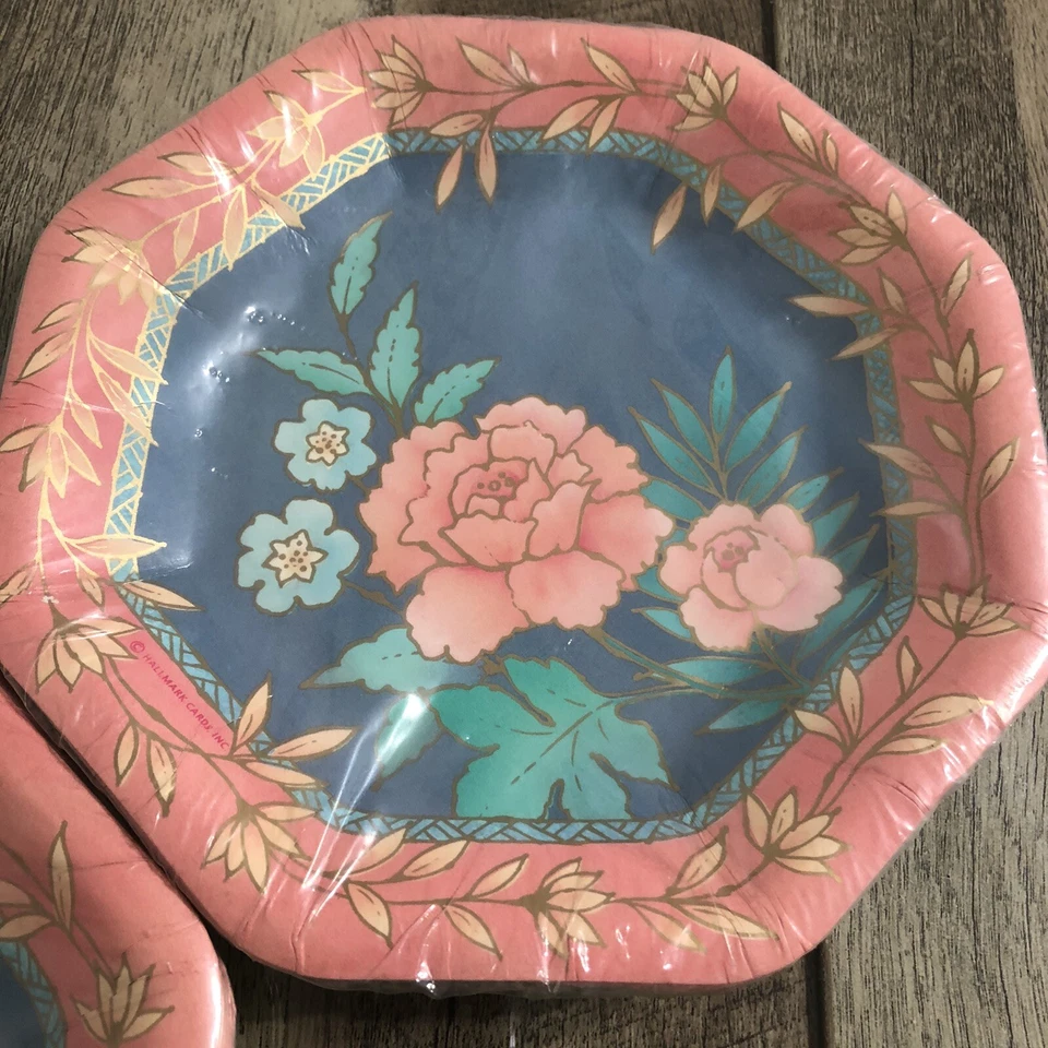 Platos de papel vintage con sello rosa floral de 6,75" número total de platos ~ 16 Foto 4 de 4