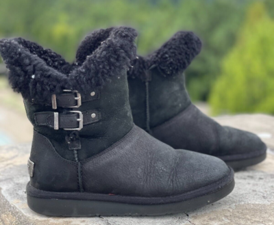 UGG Renley Boots Water-Resistant Leather Dual Buckle Straps Suede Wool  Lining