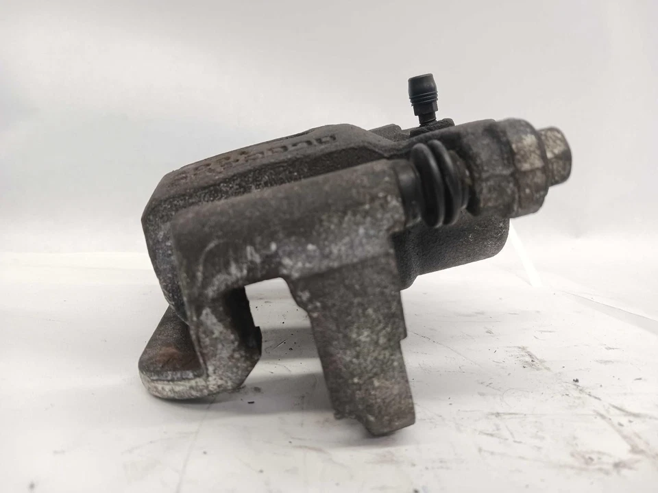 Pinza trasera pasajero derecho Nissan Altima '19-'21 tracción delantera OEM ¡1 año de garantía! Foto 3 de 4