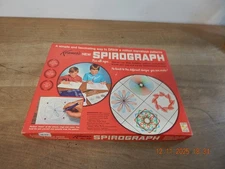 Vintage Kenner's SPIROGRAPH 1967 Drawing Set No. 401 Great Condition