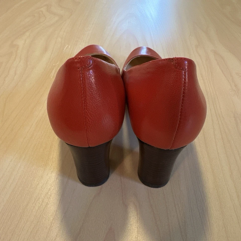 Zapatos de tacón bajo de cuero rojo Cole Haan Edie talla 8B usados en excelente estado. Ventas al por menor $165 Foto 4 de 4