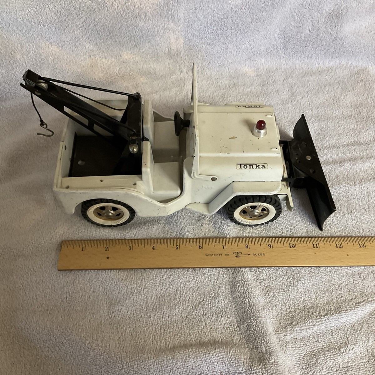 Vintage Tonka White Jeep AA Snowplow Wrecker Tow Truck Nice