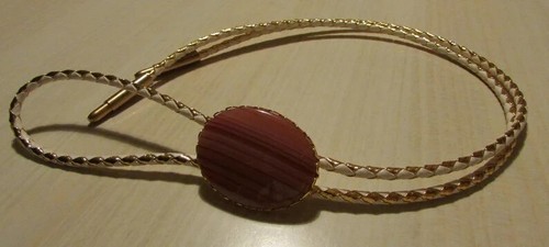 Agate Cab Goldtone Bolo Tie +