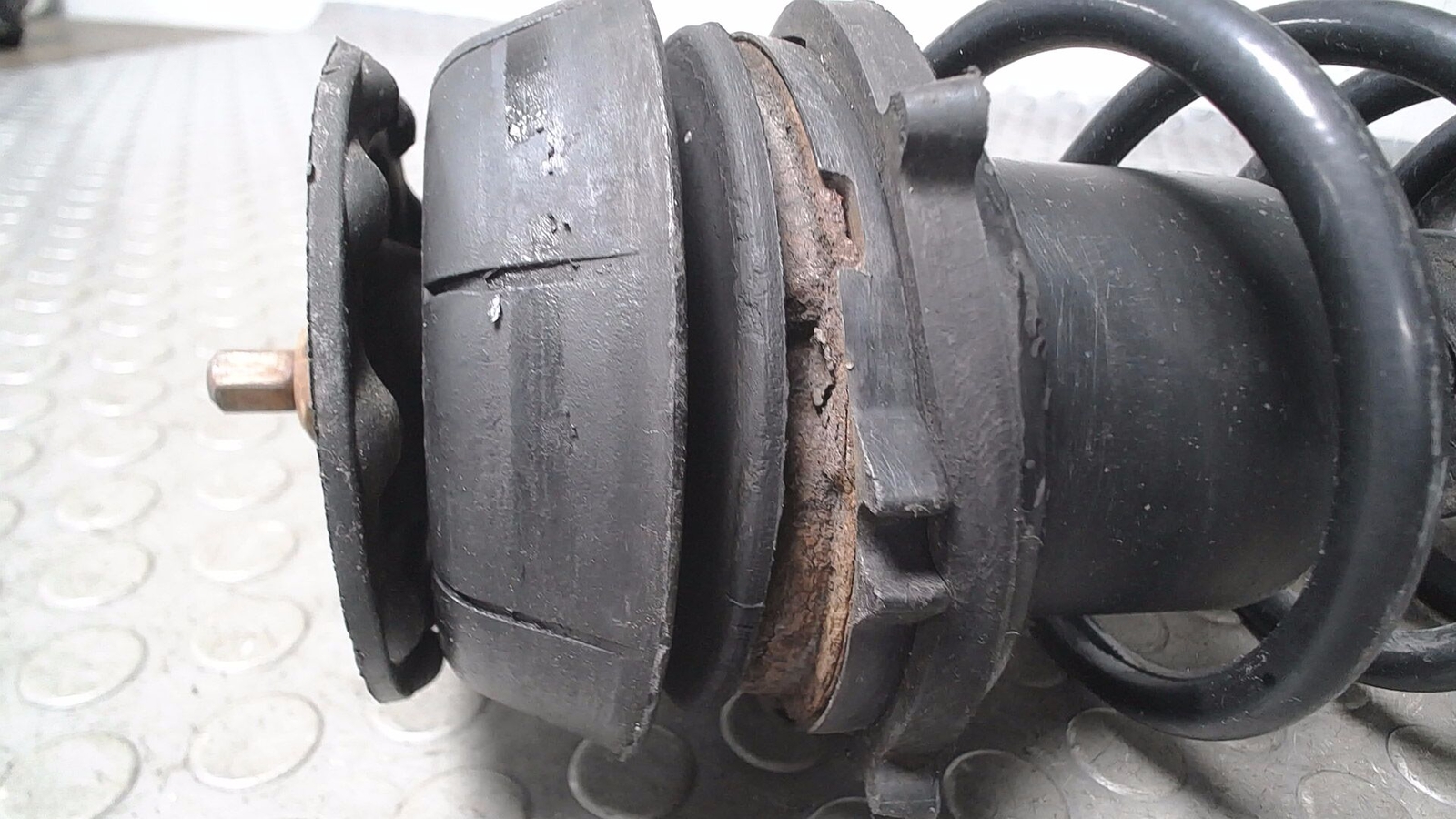 Federbein vorne rechts 9127452 Opel CORSA Mod. 2001 online kaufen  