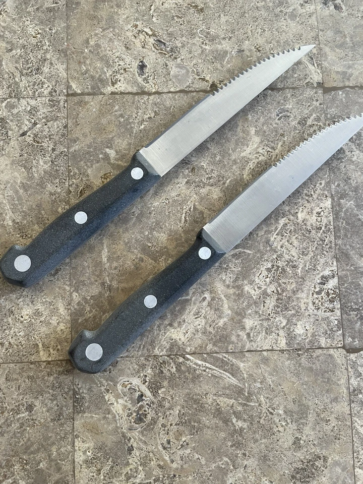 Juego de 2 cuchillos para tallar Farberware Pro 8 1/2" con mango de madera Foto 4 de 4