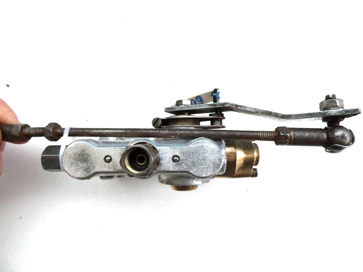 Mercedes W109 300 SEL A0003272025 control valve air suspension 
