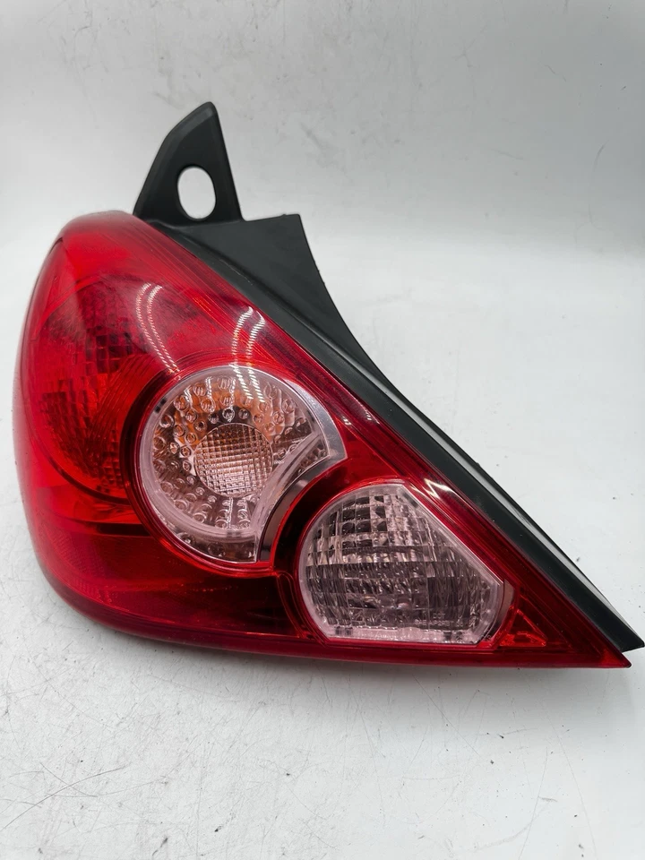 2007-2012 Nissan Versa Hatchback Tail Light Driver Left Side Rear Tail Lamp OEM - Image 4 of 4
