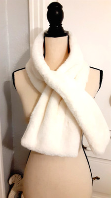 APPARIS Ivory Bambie Faux Fur Wrap Pull Through Scarf Stole NWT