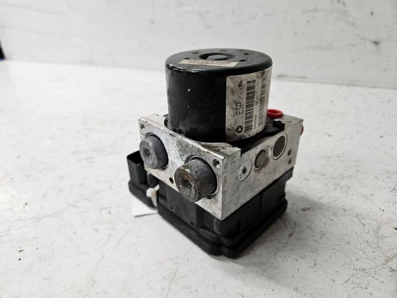 2011-2012 Chrysler 300 Dodge Charger ABS Anti-Lock Brake Pump Module Assembly Foto 3 de 4