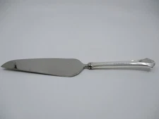 REED BARTON SILVERPLATE FRENCH CHIPPENDALE PIE SERVER - 11"   04Q