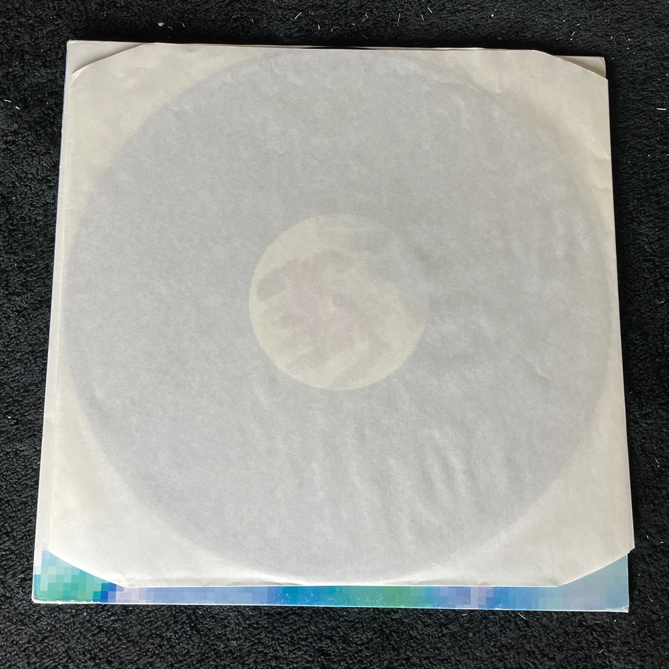 Inner City – Your Love / Hiatus - UK 12" Single - 6 x 6 Records - 1995 - VGC+ - Image 3 of 4