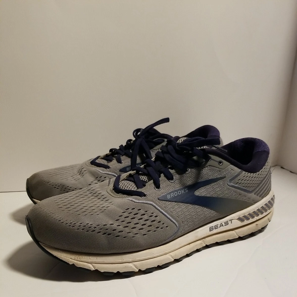 Brooks beast best sale mens 13