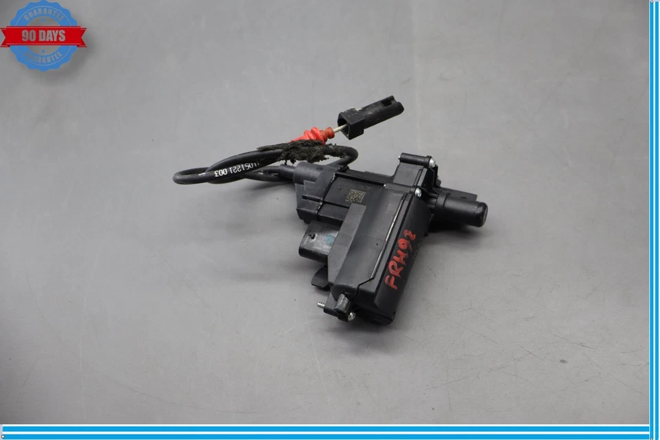 Оригинальный двигатель закрытия передней правой двери для Mercedes GL550 13–16 A1667600203 - Изображение 3 из 4