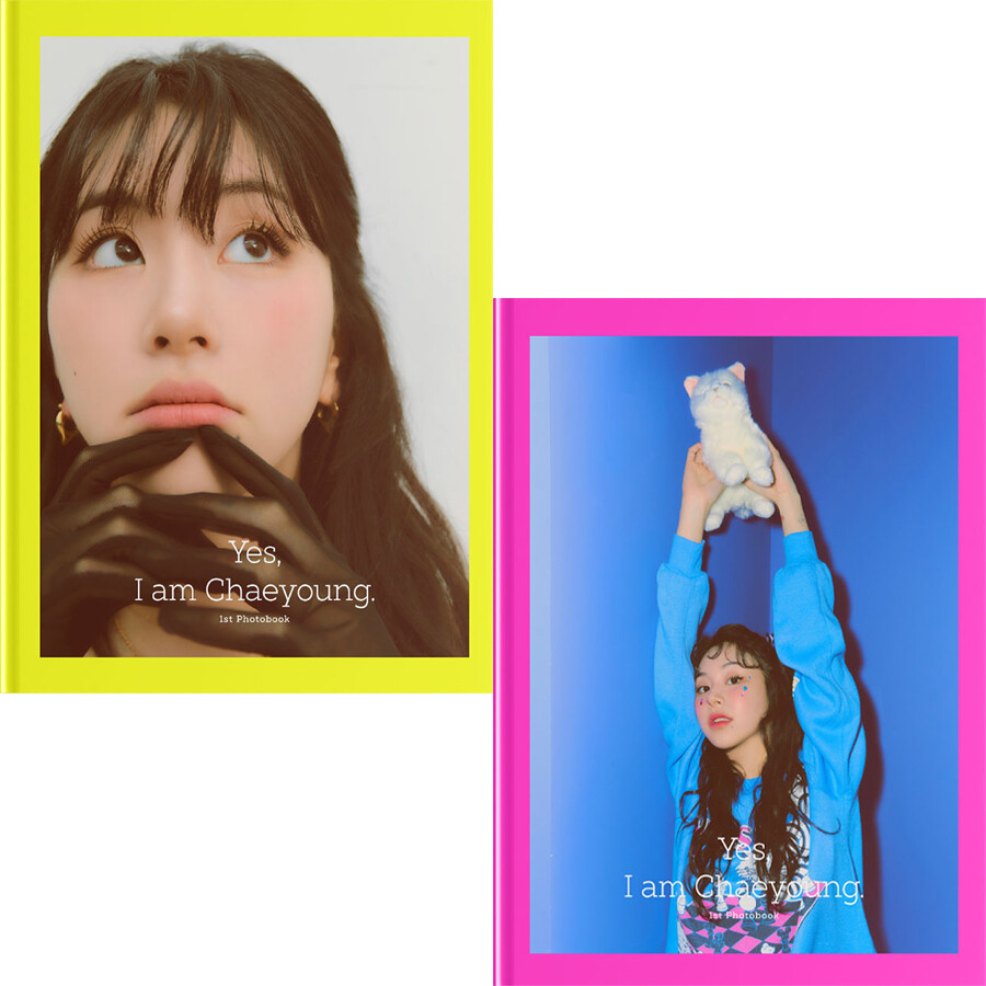 その他 Yes I am CHAEYOUNG Neon Pink ver Amazon.co.jp: Neon Pink Ver., TWICE 1ST PHOTOBOOK [Yes, I am