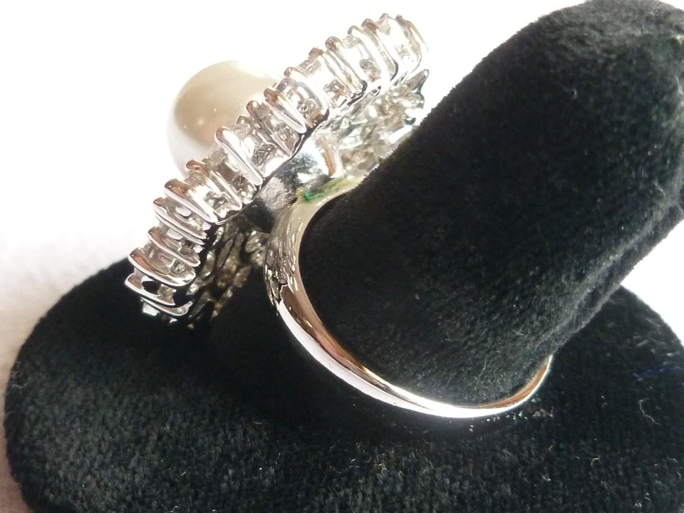 Anillo Park Lane Spoil Me Lg Perla de Vidrio con Falda en una variedad de circonitas talla 9,25 19 mm Foto 3 de 4