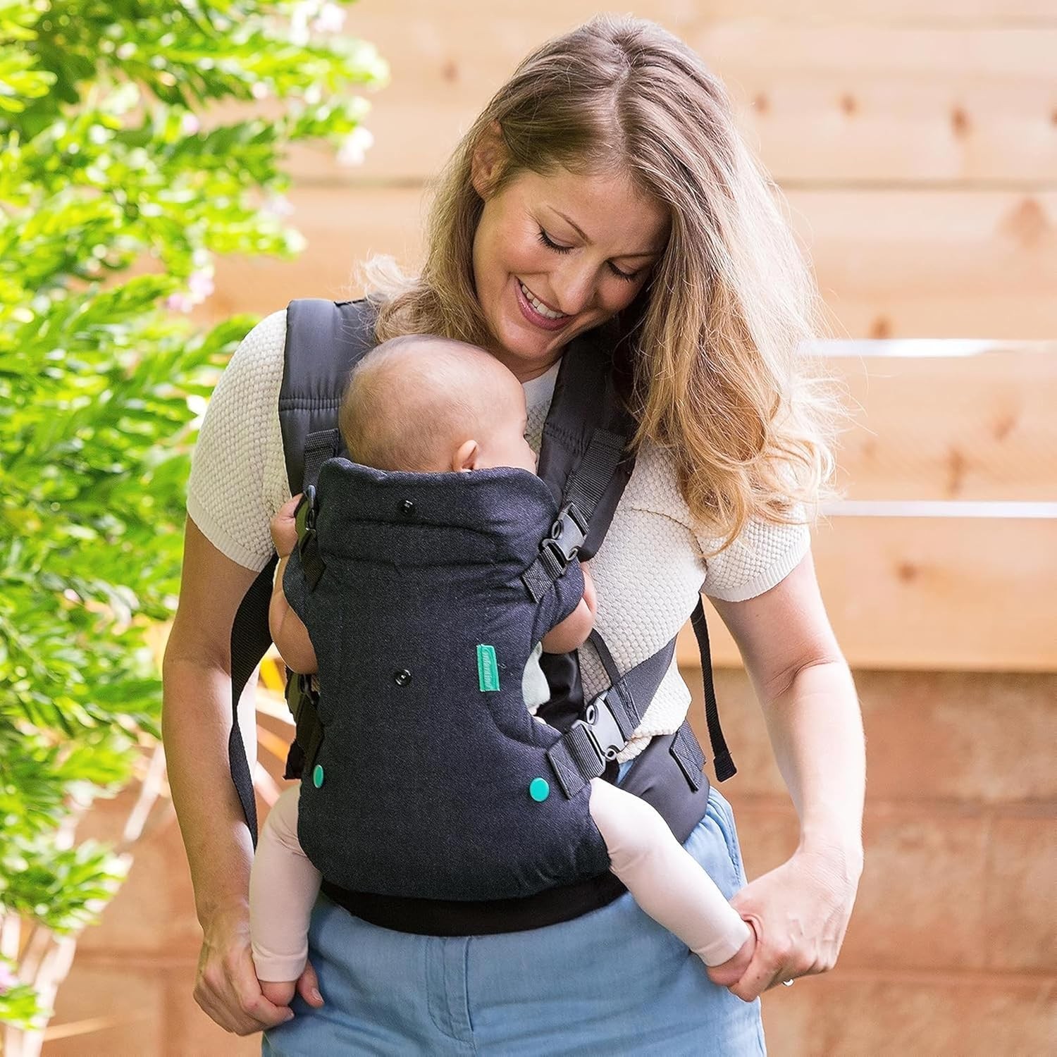 Infantino Flip 4-in-1 Baby Carrier Adjustable Ergonomic Newborn to Toddler Black