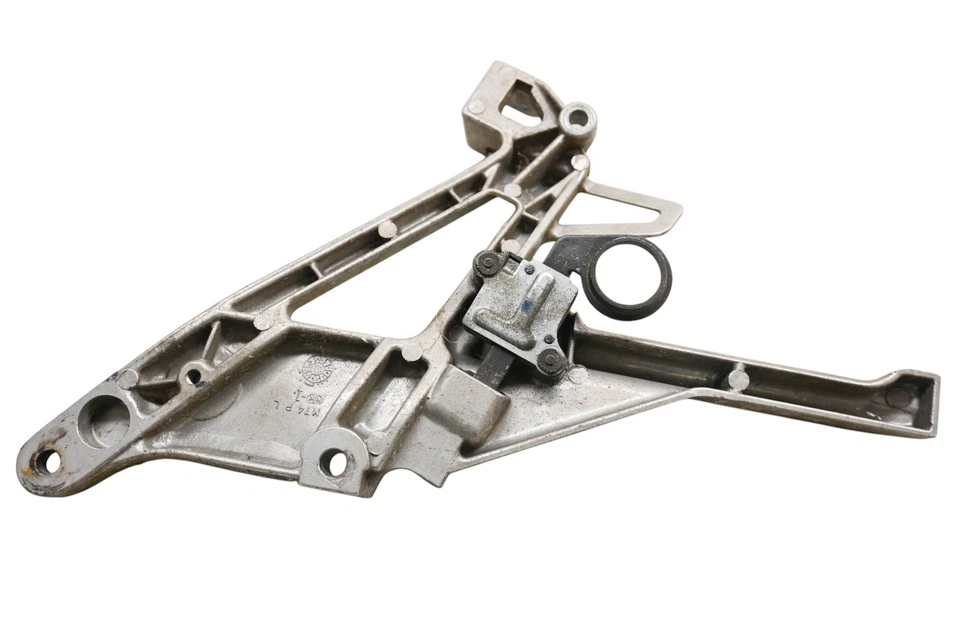 Soporte reposapiés trasero izquierdo 91 Honda Interceptor 750 montaje VFR750F Foto 4 de 4