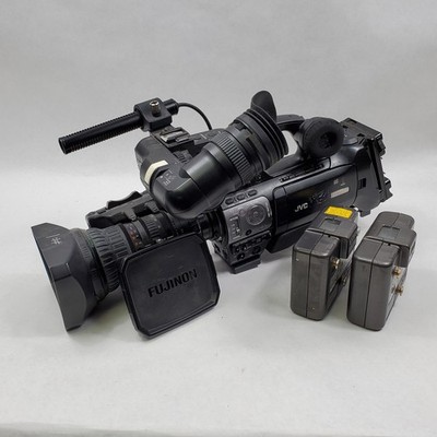 Victor・JVC HD-70MH700 HP-DX700: Victor JVC unveils headphones with wooden housing