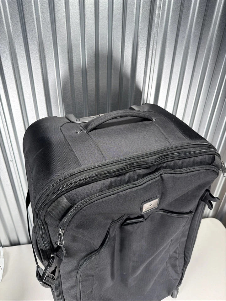 Eagle Creek EC Adventure 28" 4-Wheel Carry-On Roller Luggage Black - Image 3 of 4