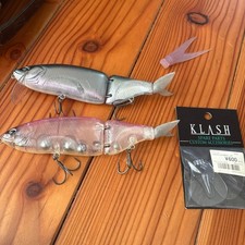 DRT TiNY KLASH Low Fishing Lure with Wide Lip and V Tail Bait