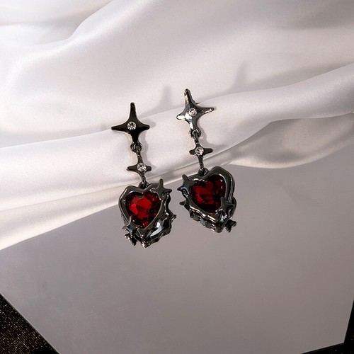 Ornaments Love and Deepspace Sylus Accessory Cool Dark Red Zircon Heart Earrings - Bild 6 von 6