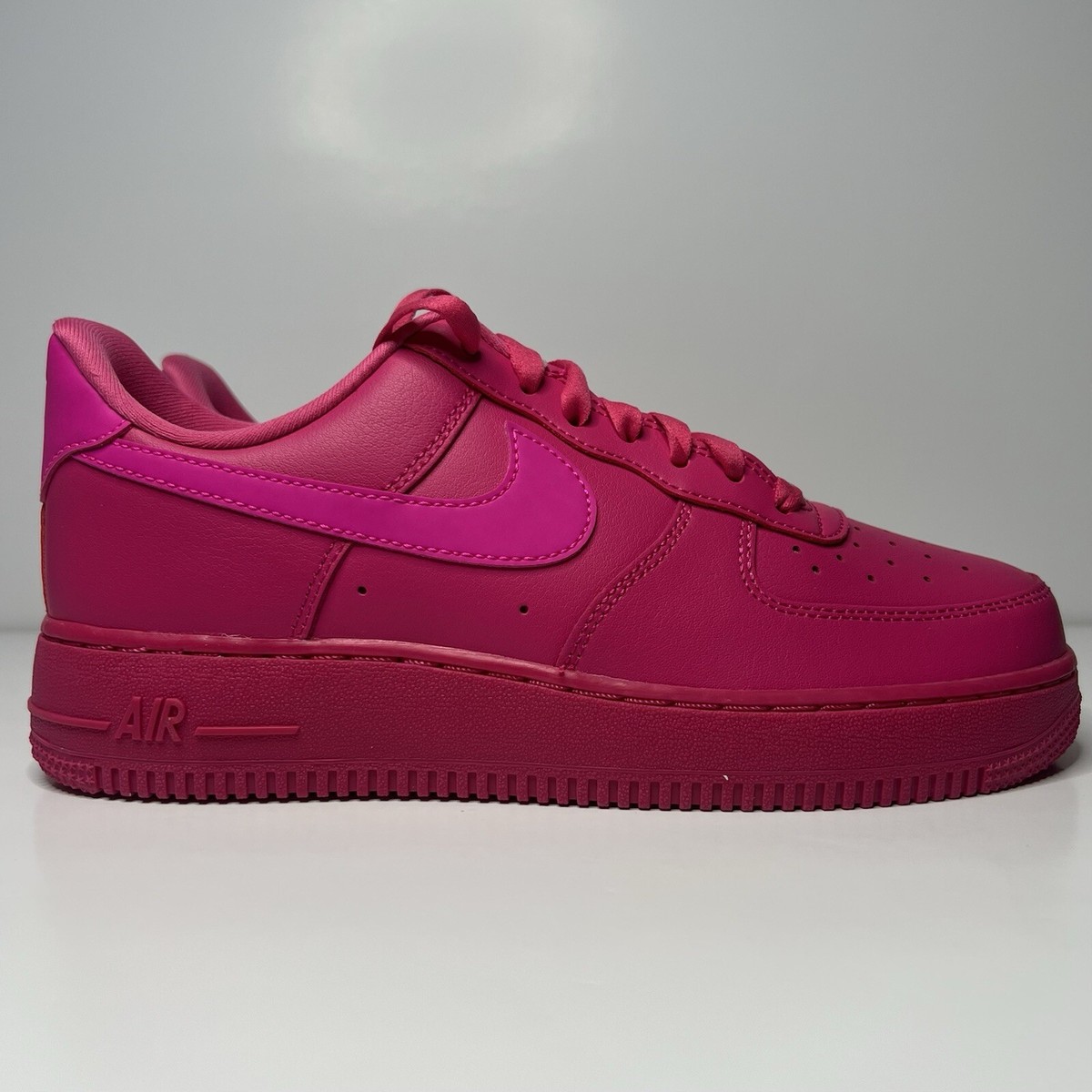 靴 NIKE AIR force1 07 Fireberry 22.5 Amazon.com | NIKE Women's Trainers, Pink, 7 | Basketball