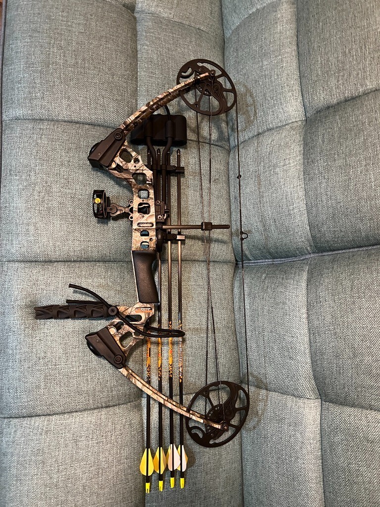 Mission by Mathews "Craze", Lost Camo, RH Compound Bow Used, Great