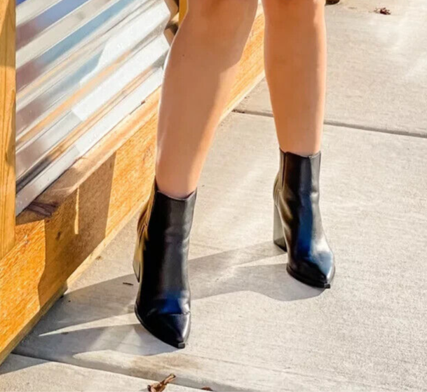 Marc Fisher LTD Oshay Western Leather Pointed Toe Ankle Boots Sz