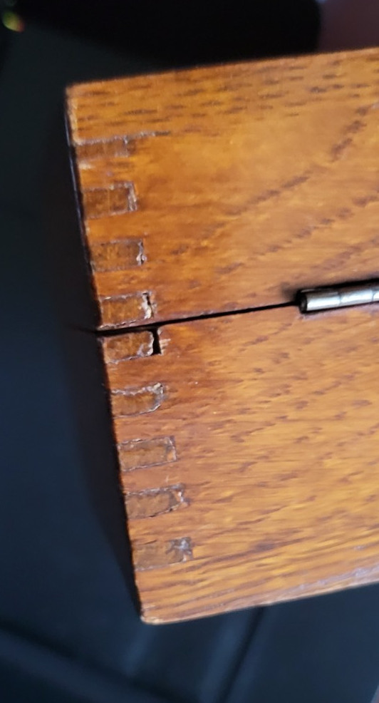 Antique Wheeler & Wilson Sewing Machines Dovetail Jointed Wooden Hinged Box W&W