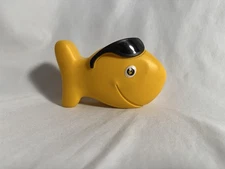 Evriholder Goldfish Snacktainer Fish Shaped Cracker Container 5”